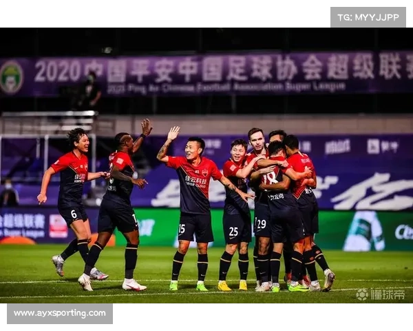 深圳队状态回勇对阵上海，小外援史密斯对位古德温